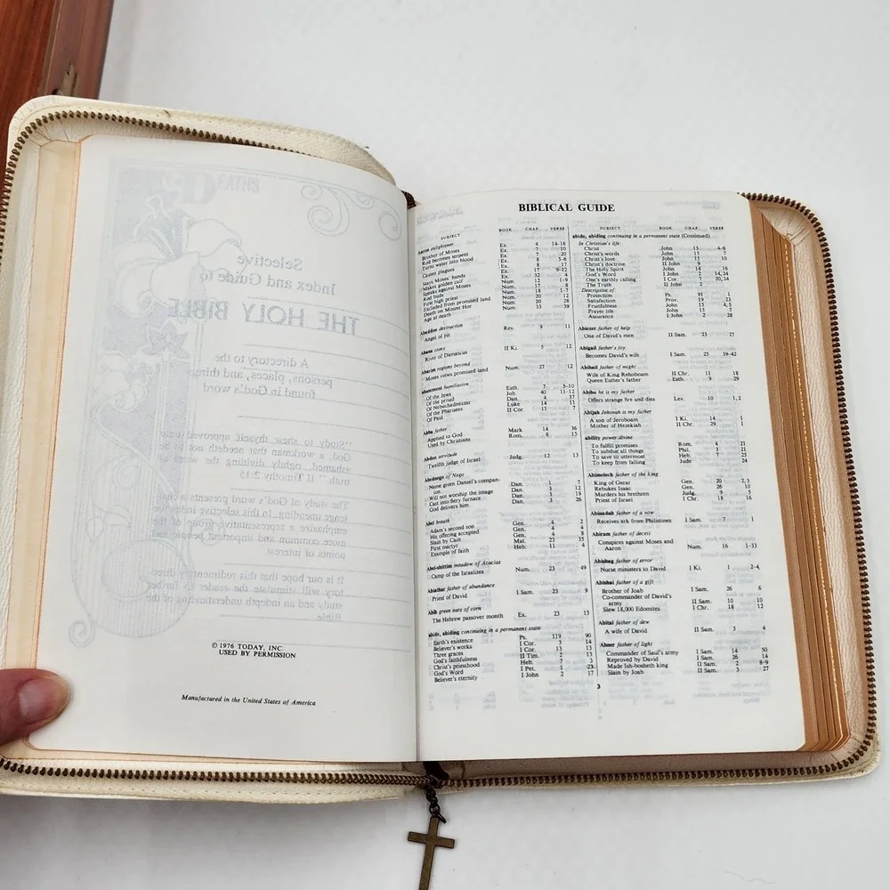 Vintage Memorial Holy Bible Cedar Box Allied‎ Industrial Workers Union Local 428